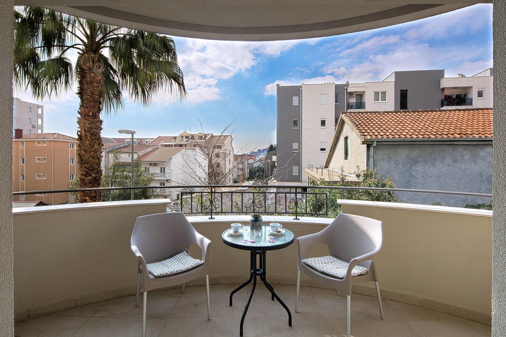 Le Marc Guest House بودفا المظهر الخارجي الصورة
