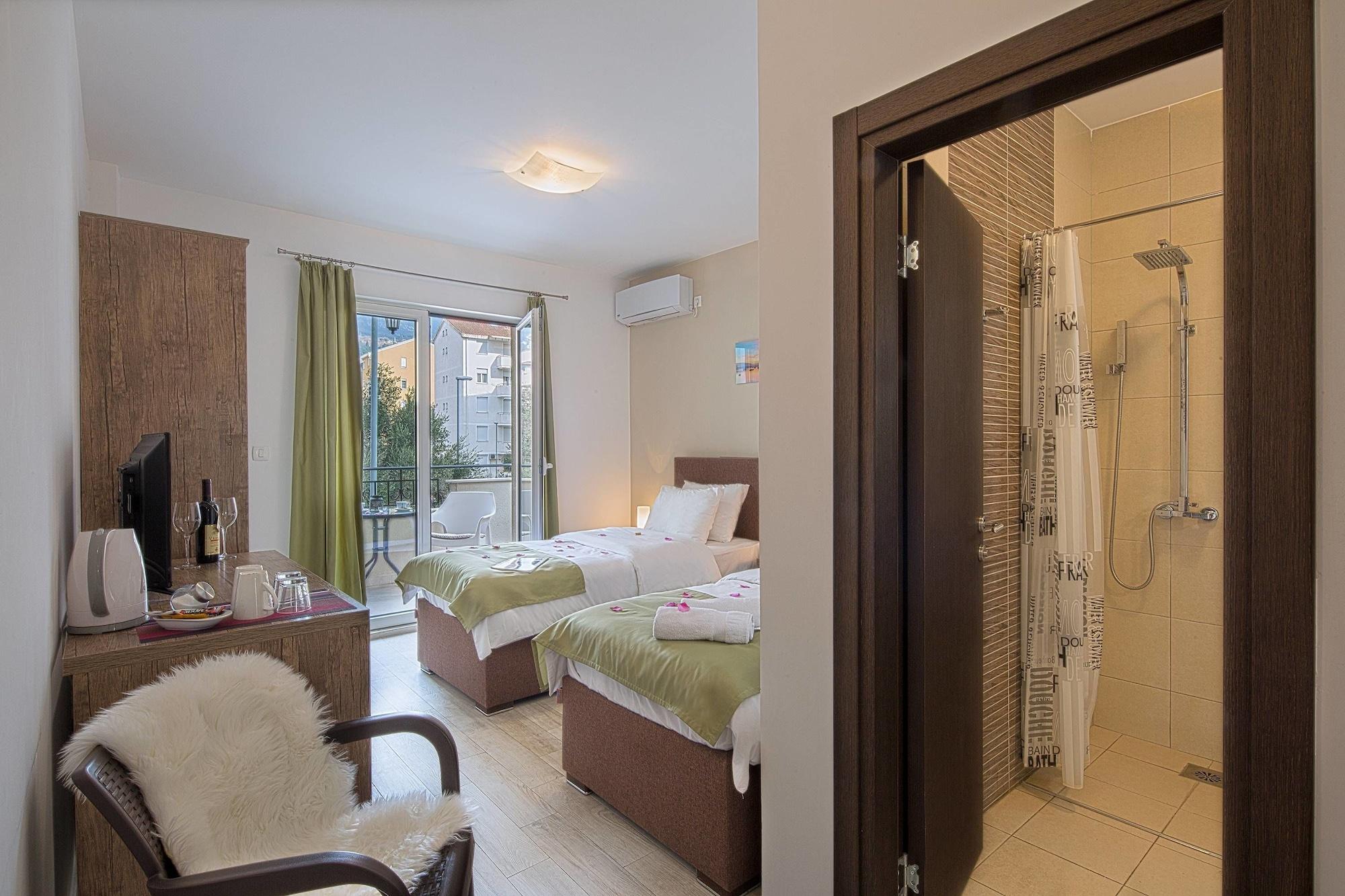 Le Marc Guest House بودفا المظهر الخارجي الصورة