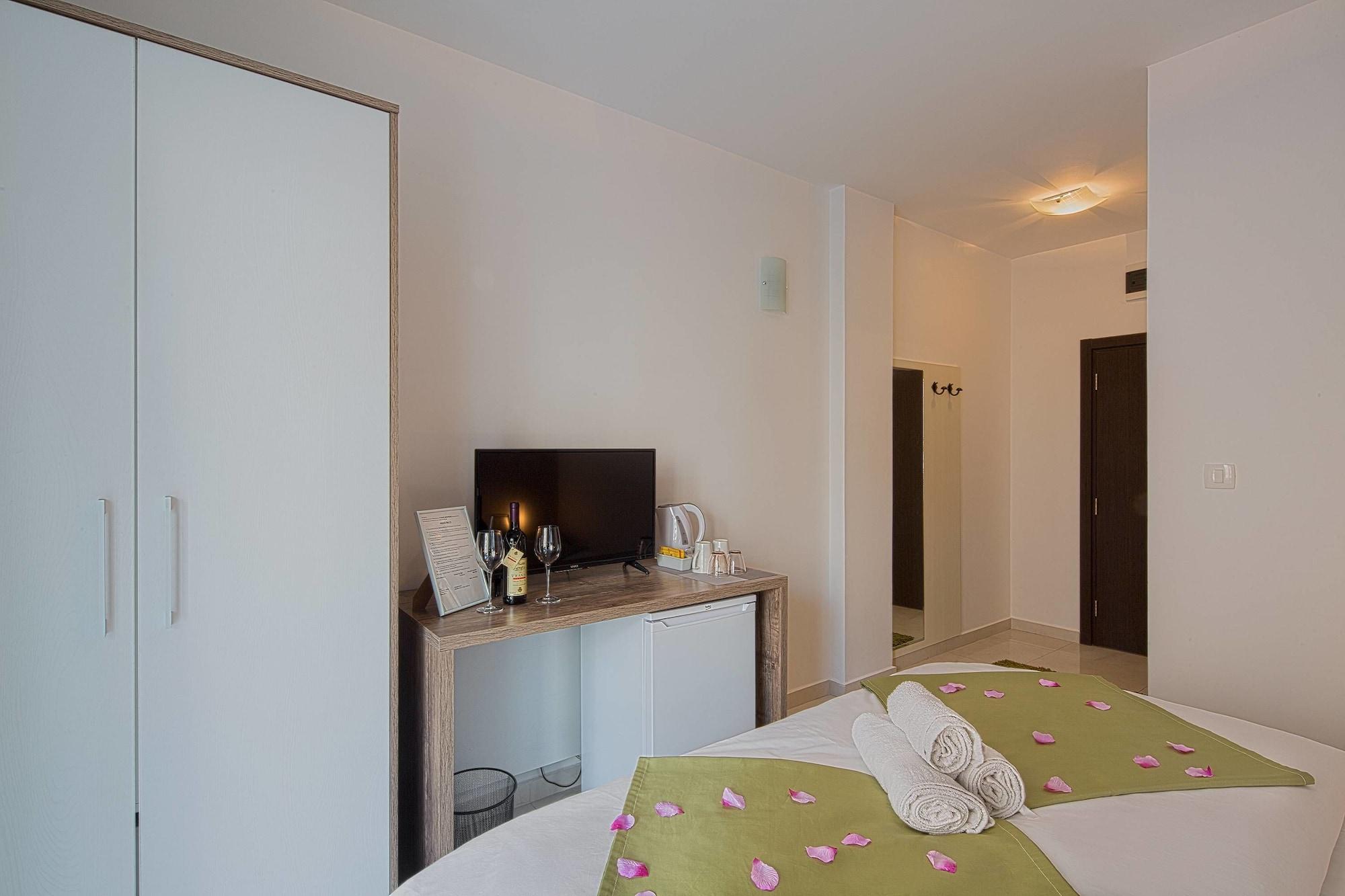Le Marc Guest House بودفا المظهر الخارجي الصورة