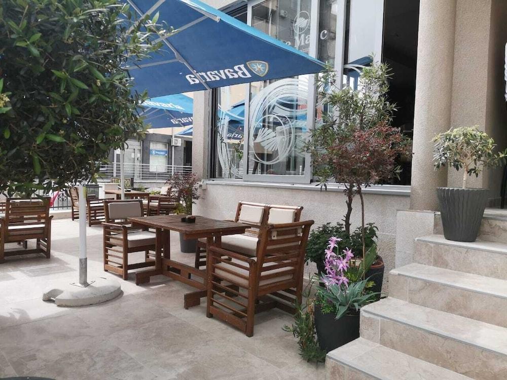 Le Marc Guest House بودفا المظهر الخارجي الصورة